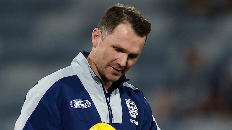 AFL Friday double-header LIVE: Cats and Dogs clash, Sydney derby lights up SCG