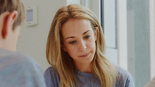 Clinical psychologist Rebecca Kennedy provides parenting advice on Instagram.