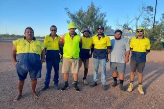 Family members are all that remain of the Jeremiah Rivers search party almost three weeks since he disappeared in remote south-west Queensland.