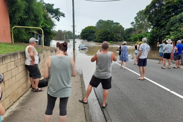Maryborough residents emerged on Sunday morning to see Lamington Bridge in the city’s south underwater.