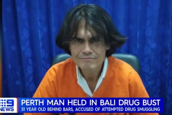 Australian Jeff Walton has been arrested in Bali for allegedly attempting to smuggle heroin and methamphetamine to the island.