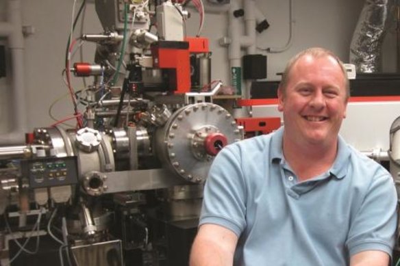 Erik Hauri in the lab at Carnegie's Department of Terrestrial Magnetism. 