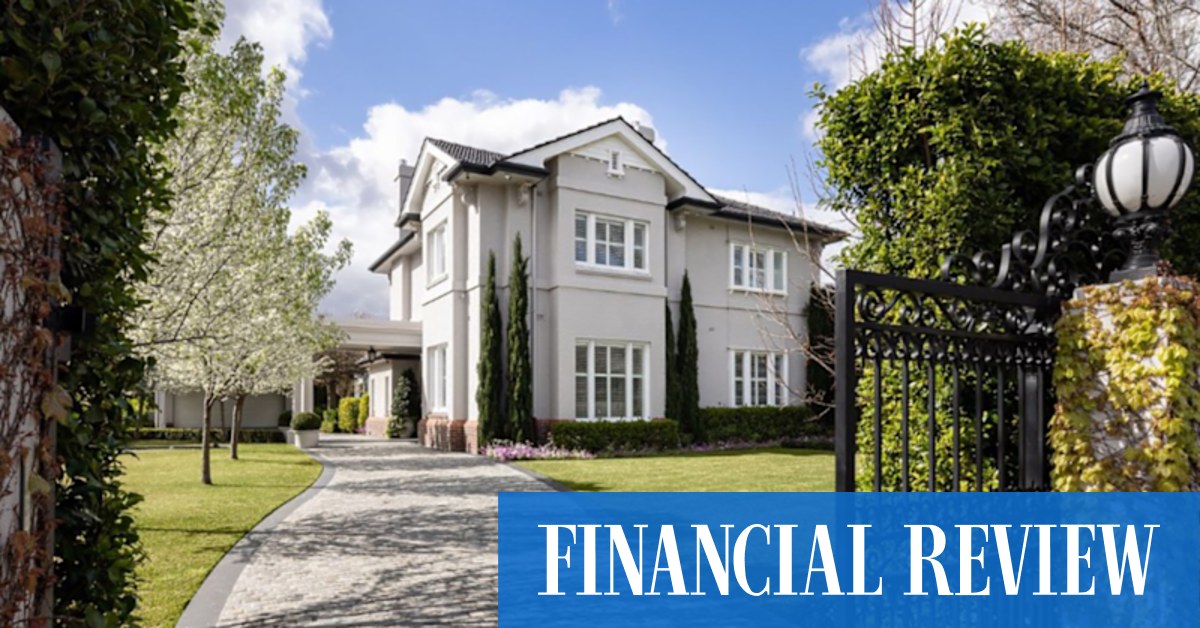 Luxury property: Chinese buyers on private jets lining up for mansions in Melbourne's Toorak - Vimarsana News