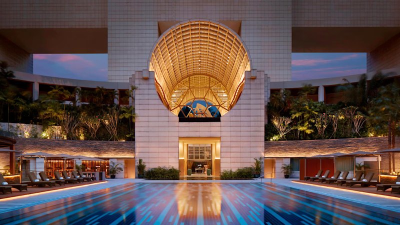 Luxury hotels don’t come more shipshape than this classy Singapore property