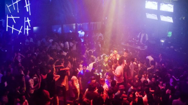 Melbourne nightclubs are reopening but patrons are being told to distance on the dance floor.
