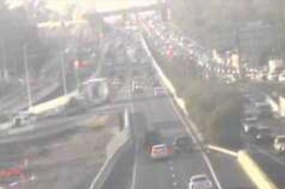 A south-facing traffic camera on the Gateway Motorway at Rochedale shows the northbound delays about 7am.