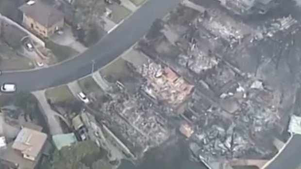 Bushfire destroys homes and businesses on NSW South Coast