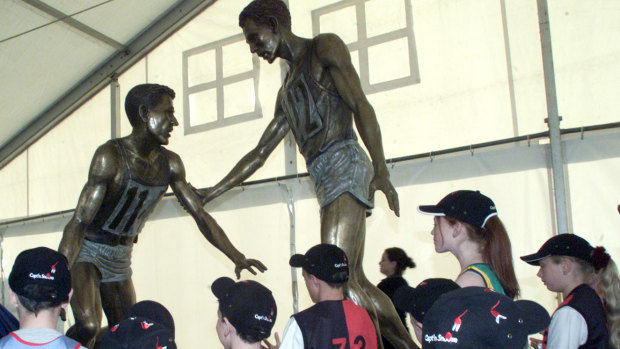 The statue of Ron Clarke and John Landy in Melbourne.