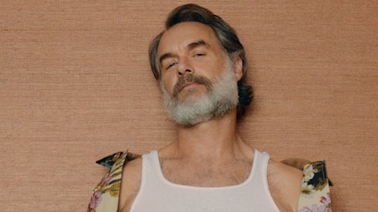 Unable to land auditions in Australia, Bartlett moved to the US in 2000.