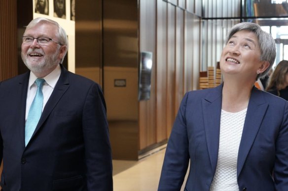 Ambassador Kevin Rudd and Foreign Minister Penny Wong admire Australia’s new embassy in Washington.