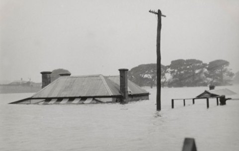 Houses across south-west Victoria were inundated during the Big Flood of 1946.