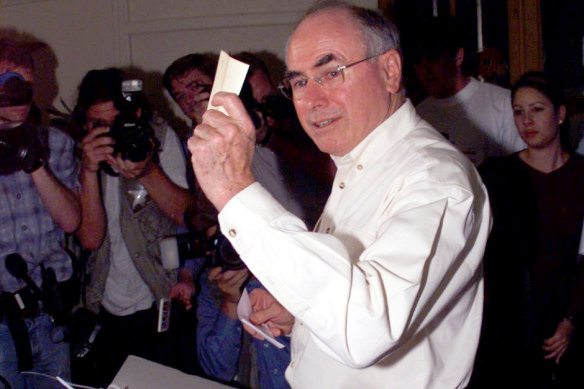 John Howard voting against the referendum for a republic in 1999. 