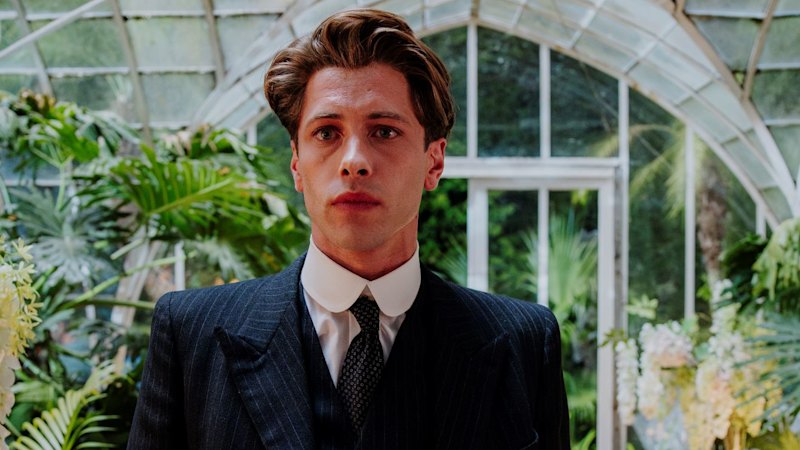 New Murder Mystery Show Stars Rene Magritte and Salvador Dali