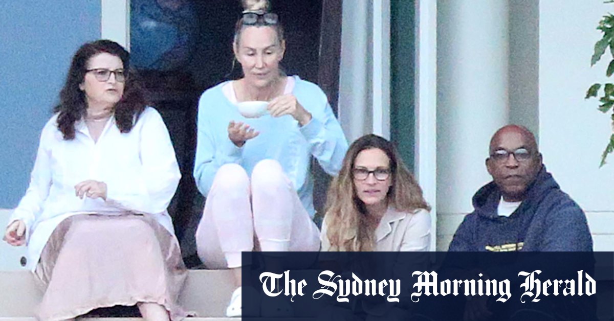 Roberts says 'cooee' from Coolong - Vimarsana News