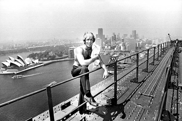 Paul Hogan, a former rigger on the Sydney Harbour Bridge, returned to his old workplace for a photo shoot in 1976 after his TV career soared to new heights.