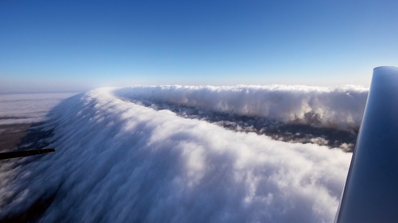 That S The Story Morning Glory How Cloud Surfing Snapper Took Shot