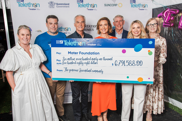 Nine Queensland Managing Director Kylie Blucher, Mater Mothers’ Director of Neonatology Dr Pita Birch, 9News Queensland’s Andrew Lofthouse, Melissa Downes and Aislin Kriukelis, Mater Foundation CEO Andrew Thomas and Mater Foundation Board Chair Virginia Ryan after the 2024 Nine Telethon.