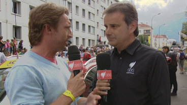 Mitchelton-Scott sporting director Matt White speaks to SBS commentator Michael Tomalaris during a past Tour.