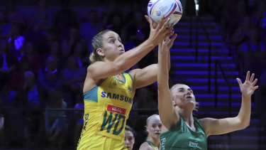 The third quarter was briefly paused after a nasty collision between Northern Ireland skipper Caroline O'Hanlon and Australia's Jamie-Lee Price.