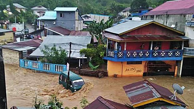 Many areas in the provincial capital Jaypura have been affected by flash flooding due to heavy rain. 