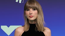 Taylor Swift was one of the last stars to grace the red carpet for the evening. 
