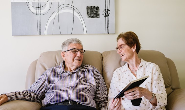 1200 guests, 580 bottles of champagne, 62 years: The story of Brisbane’s first big, fat Greek wedding 