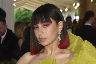 Charli XCX brought strong eyeshadow to this year's Met Gala, ahead of the 2020 trend.
