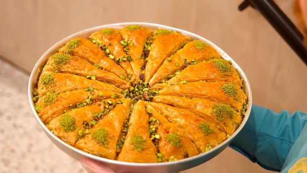 Carrot slice triangle baklava with pistachio.
