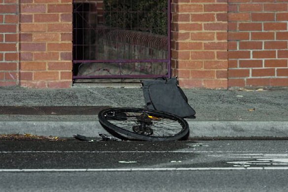 A cyclist has died following a hit-run in Melbourne’s inner-north.