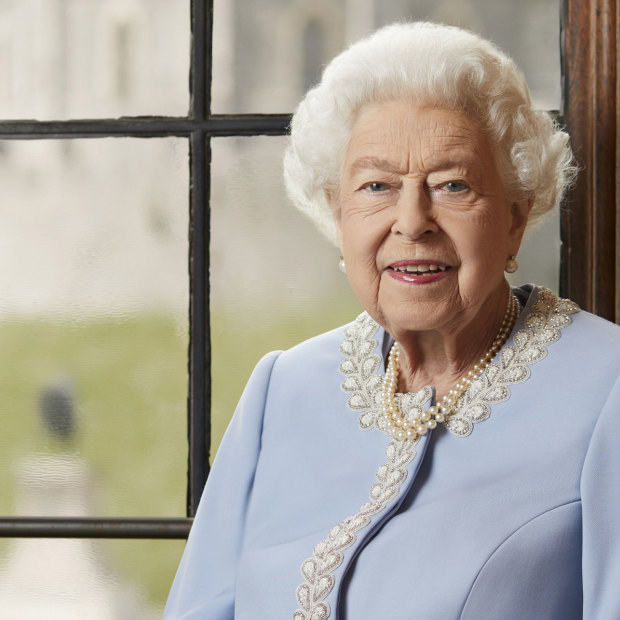 This is the official Platinum Jubilee portrait of the Queen, released on June 2.
