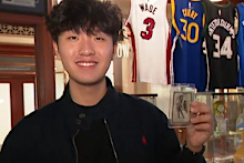 An 18-year-old trainee pilot is the envy of the sports trading card community after plucking a one-of-a-kind NBA collectible in South Australia.