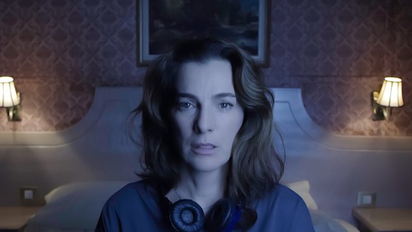 Ayelet Zurer in Losing Alice