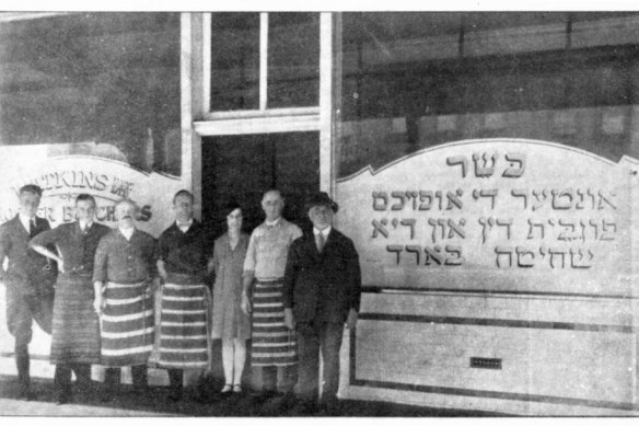 A kosher butcher shop in Carlton in 1929. The epicentre of Melbourne’s Jewish community moved south after WW2, but now Yiddish is finding younger adherents outside the religious community north of the Yarra.