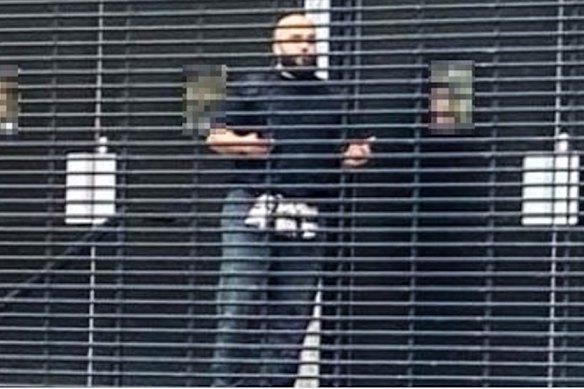 A polícia nomeou Jihad al-Shamie, cidadão britânico de ascendência síria, como atacante.