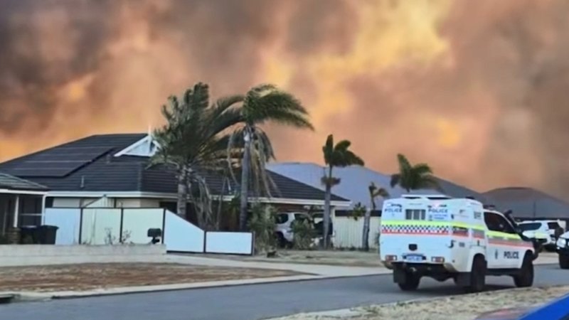 Home lost, residents evacuate as three separate bushfires rage across WA