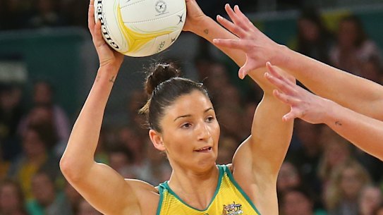 Kim Ravaillion, playing for the Diamonds.