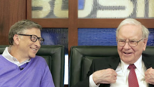 Investment legend Warren Buffett and Microsoft co-founder Bill Gates have pledged to give away most of their wealth, urging fellow billionaires to do the same.