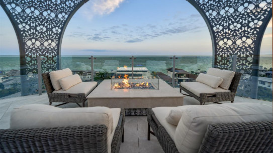 FTX and its sister business Alameda were run from a $US40 million penthouse in the Bahamas by 30-year-old Bankman-Fried and a close circle of friends.