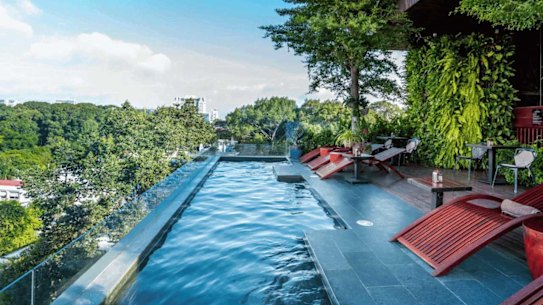 Silverland Yen Hotel’s rooftop pool.