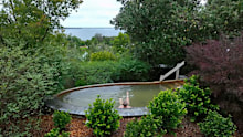 David Reyne discovered an indulgent geothermal bathing sanctuary, a luxury glamping experience, and peaceful coastal vibes at the lakeside town of Metung on Getaway 2026.