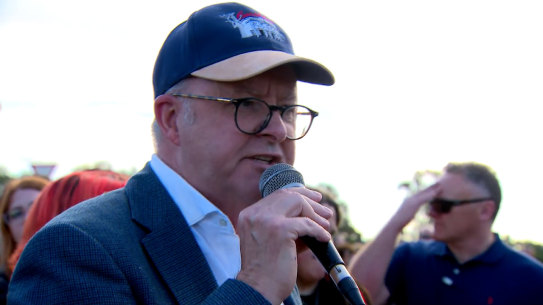 PM Anthony Albanese attends the Canberra rally against DV. 