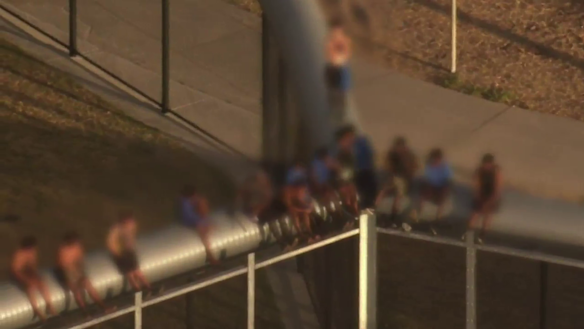 The last detainee was brought under control just before 1am.