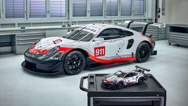 Building the Lego Porsche 911 RSR is long, meticulous, rewarding work