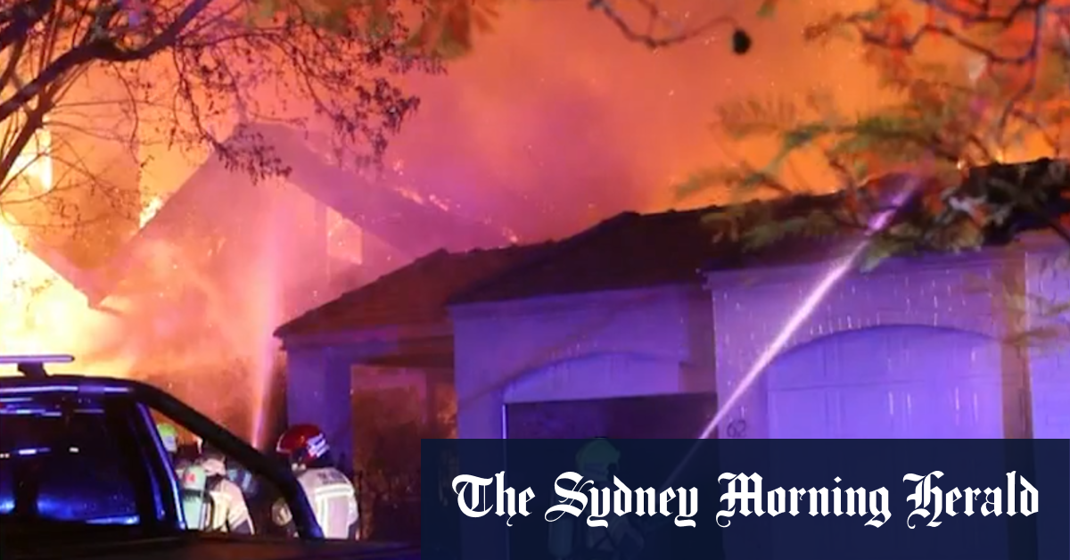 Fire destroys $24 million home on Sydney’s lower north shore - Sydney Morning Herald