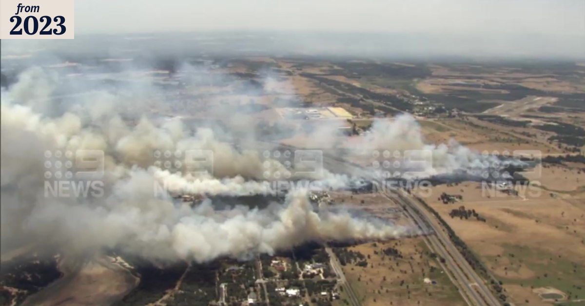 Perth fires: Warnings issued, Kwinana Freeway closed as fires rage ...