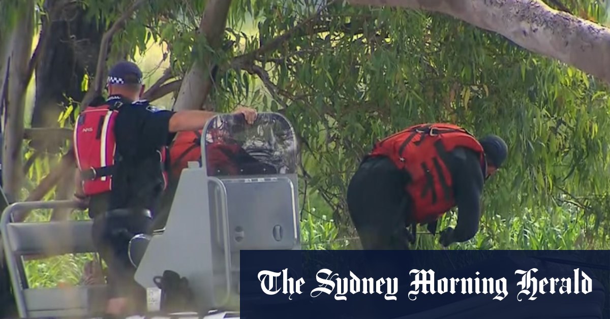Man's body found inside ute swept away by floodwaters - Vimarsana News