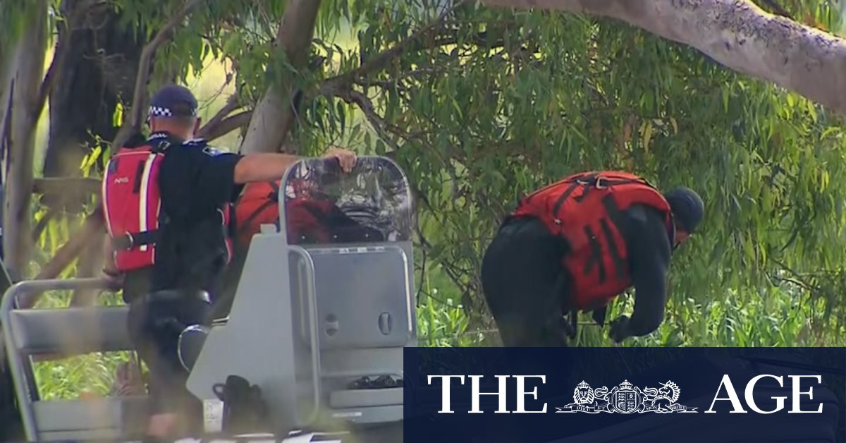 Man's body found inside ute swept away by floodwaters - Vimarsana News