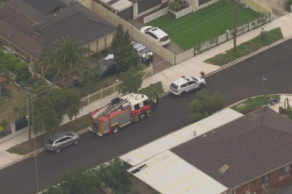 Deer Park fire: Man dead in Melbourne house fire after rescue attempt ...