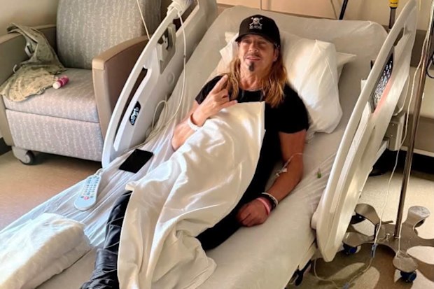 Bret Michaels in hospital for kidney stone surgery