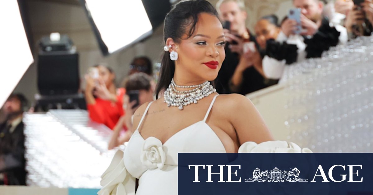 Rihanna wants a breast lift after babies – could it start a movement? - Vimarsana News